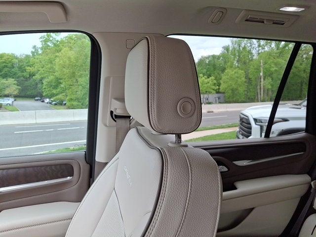 2022 GMC Yukon Base