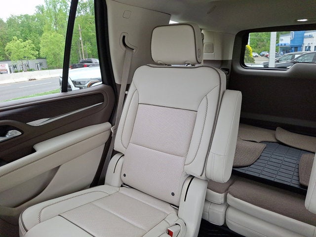 2022 GMC Yukon Base