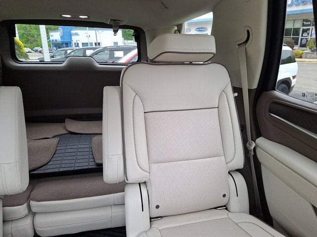 2022 GMC Yukon Base