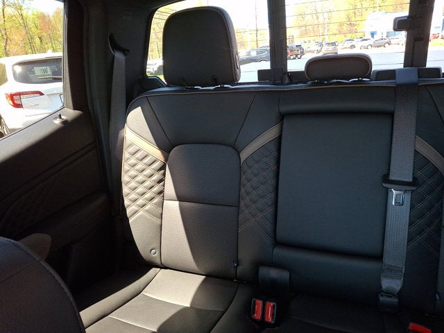 2023 GMC Canyon Base