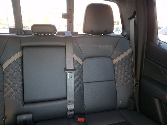 2023 GMC Canyon Base