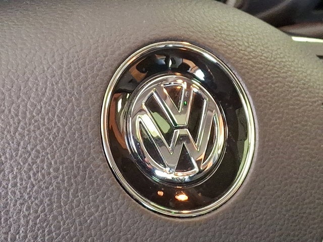 2022 Volkswagen Passat 2.0T Limited Edition