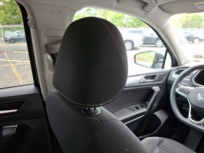2022 Volkswagen Tiguan Base