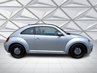 2014 Volkswagen Beetle 2.5L w/Sun