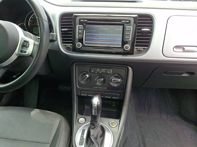 2014 Volkswagen Beetle 2.5L w/Sun