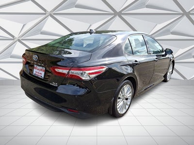 2020 Toyota Camry Hybrid XLE