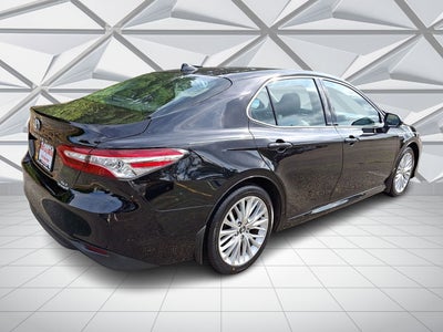 2020 Toyota Camry Hybrid XLE