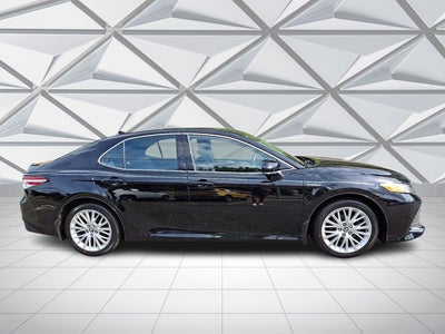 2020 Toyota Camry Hybrid XLE