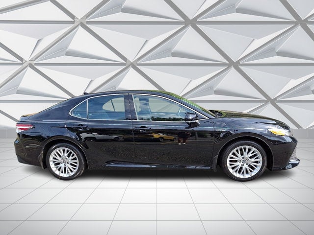 2020 Toyota Camry Hybrid XLE