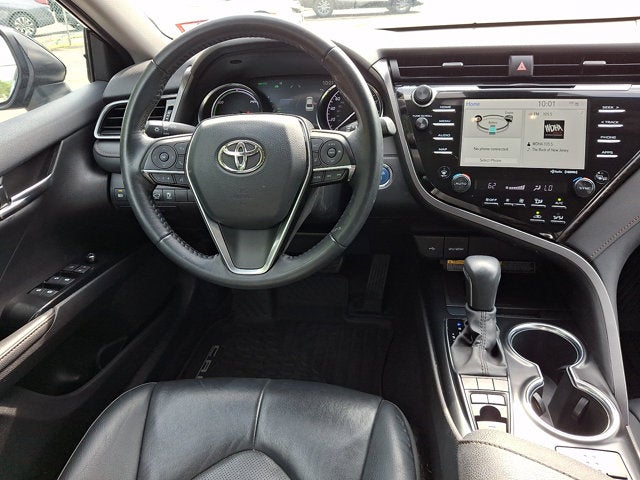 2020 Toyota Camry Hybrid XLE