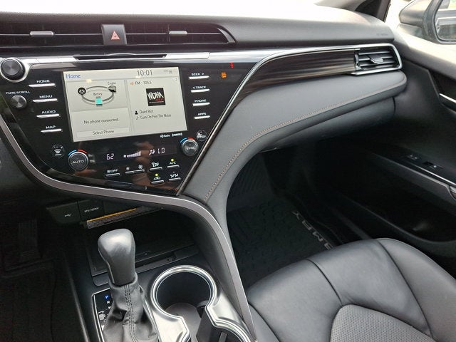2020 Toyota Camry Hybrid XLE
