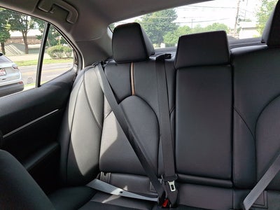 2020 Toyota Camry Hybrid XLE