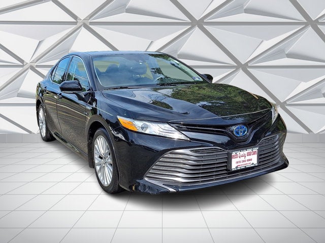 2020 Toyota Camry Hybrid XLE