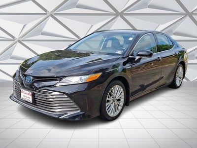 2020 Toyota Camry Hybrid XLE