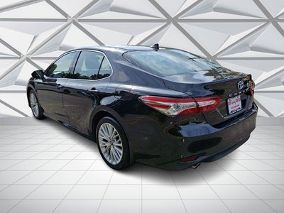 2020 Toyota Camry Hybrid XLE