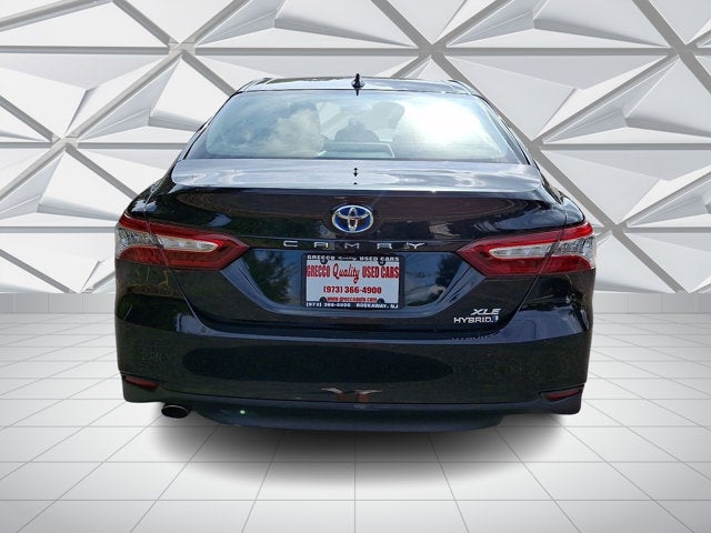2020 Toyota Camry Hybrid XLE