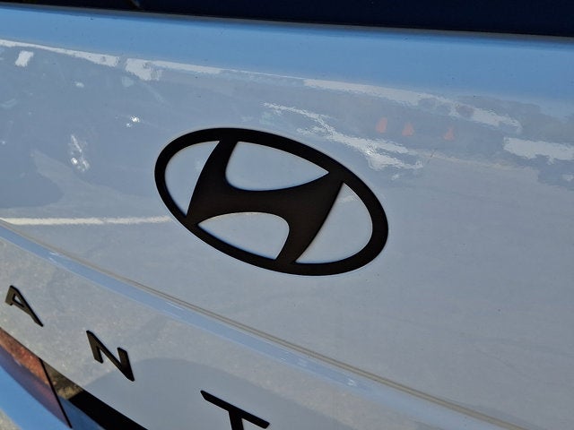 2025 Hyundai Santa Fe Hybrid Base