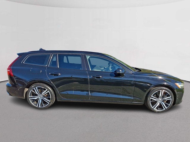 2020 Volvo V60 R-Design