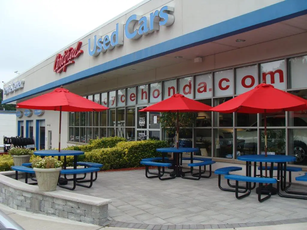 Joyce Family exterior